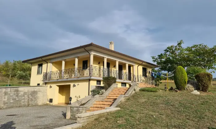 Rexer-Nusco-Villetta-arredata-con-ampio-giardino-GIARDINO