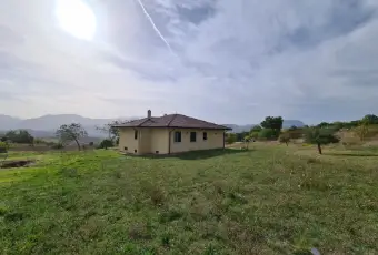 Rexer-Nusco-Villetta-arredata-con-ampio-giardino-GIARDINO
