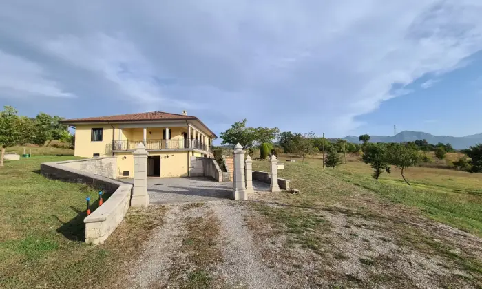Rexer-Nusco-Villetta-arredata-con-ampio-giardino-GIARDINO