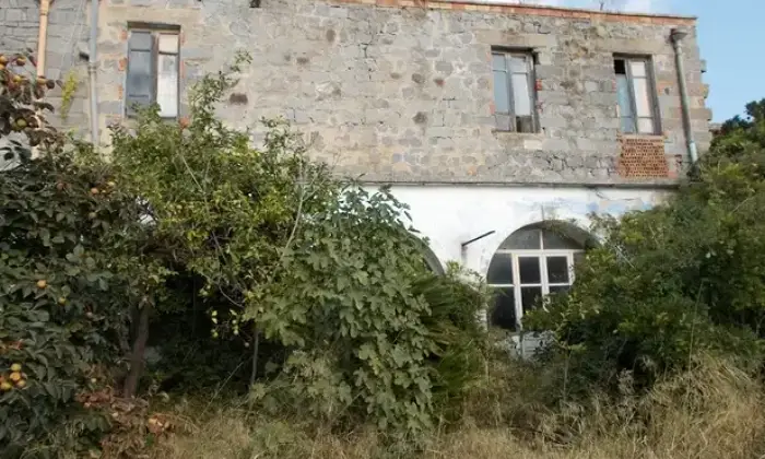 Rexer-Serrenti-Serrenti-casa-campidanese-da-ristrutturare-con-ampio-terreno-Giardino