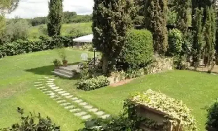 Rexer-Montespertoli-Porzione-di-colonica-in-splendido-contesto-Giardino