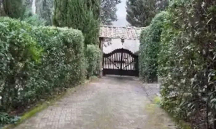 Rexer-Montespertoli-Porzione-di-colonica-in-splendido-contesto-Giardino