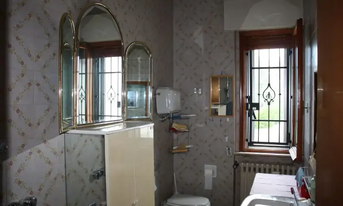 Rexer-Nocera-Umbra-Villa-in-vendita-con-mq-terreno-edificabile-in-Vocabolo-Colle-Nocera-Umbra-Bagno