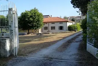 Rexer-Nocera-Umbra-Villa-in-vendita-in-Vocabolo-Colle-Nocera-Umbra-Giardino