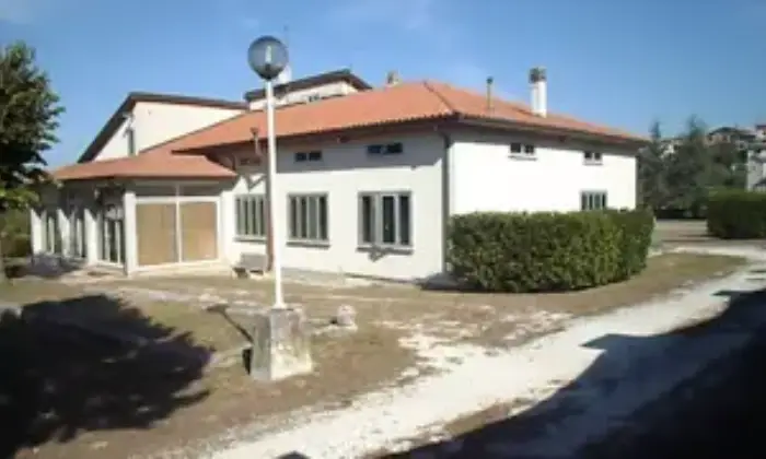 Rexer-Nocera-Umbra-Villa-in-vendita-con-mq-terreno-edificabile-in-Vocabolo-Colle-Nocera-Umbra-Giardino