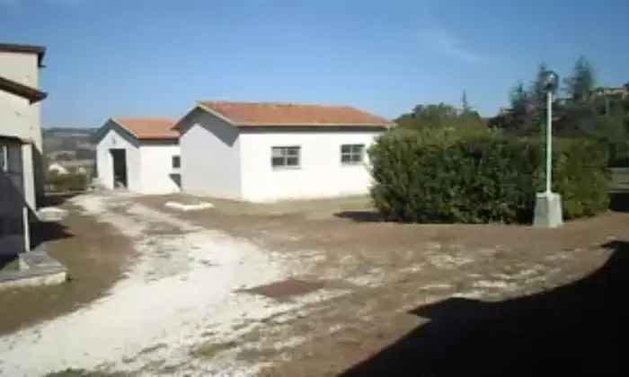 Rexer-Nocera-Umbra-Villa-in-vendita-con-mq-terreno-edificabile-in-Vocabolo-Colle-Nocera-Umbra-Giardino