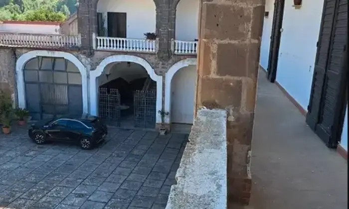 Rexer-Camigliano-Prestigiosa-Struttura-CAMIGLIANO-CE-Terrazzo