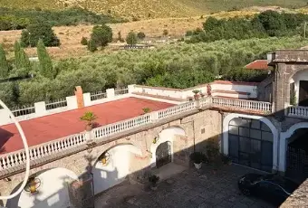 Rexer-Camigliano-Prestigiosa-Struttura-CAMIGLIANO-CE-Terrazzo