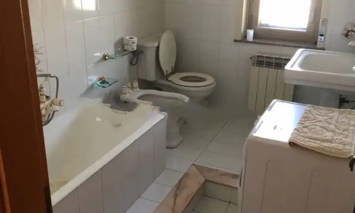 Rexer-Gallodoro-Quadrilocale-viale-Europa-Gallodoro-Bagno