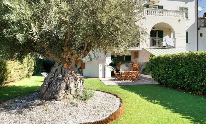 Rexer-Taggia-Trilocale-via-San-Martino-Centro-Taggia-Giardino