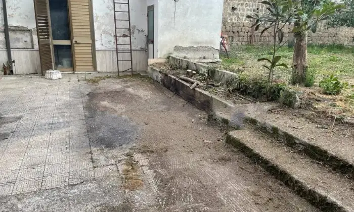 Rexer-TrentolaDucenta-Villa-bifamiliare-via-De-Simone-Garage