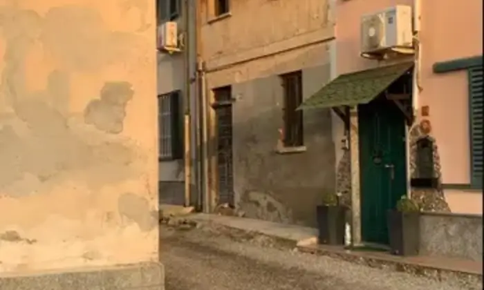 Rexer-Bressana-Bottarone-Casa-da-ristrutturare-Garage