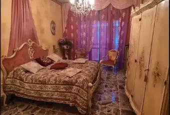 Rexer-Nichelino-Luminoso-appartamento-Nichelino-tre-locali-mq-CameraDaLetto