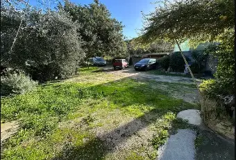 Rexer-Sorso-Casa-indipendente-su-livelli-Giardino