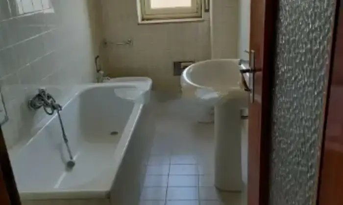 Rexer-Caltanissetta-Quadrilocale-in-vendita-in-via-Madonna-di-Fatima-Bagno