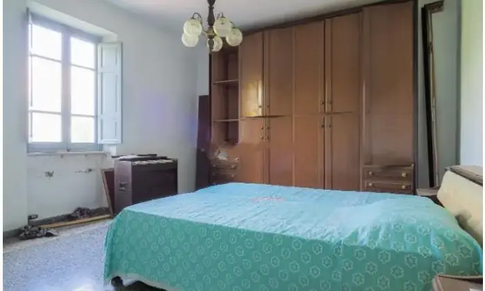 Rexer-Fosdinovo-Casa-di-paese-in-vendita-in-via-del-Corso-Marciaso-CAMERA-DA-LETTO