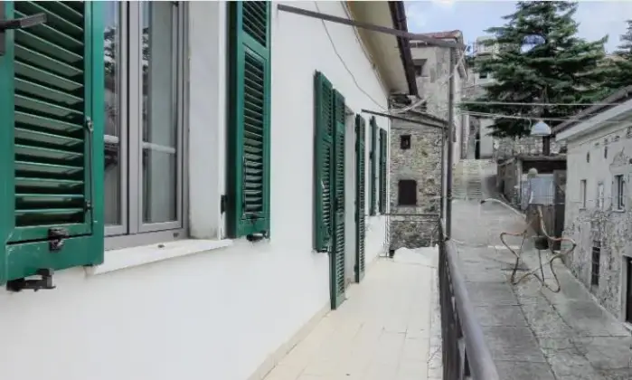 Rexer-Fosdinovo-Casa-di-paese-in-vendita-in-via-del-Corso-Marciaso-TERRAZZO