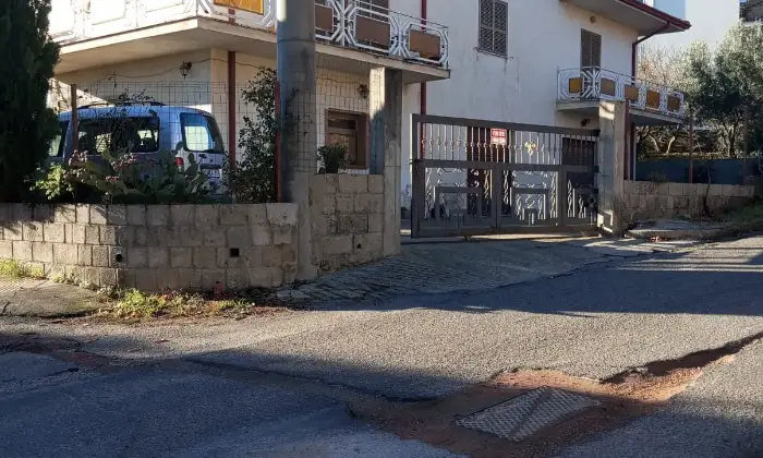 Rexer-Cosenza-Vendesi-villa-a-Cosenza-Terrazzo