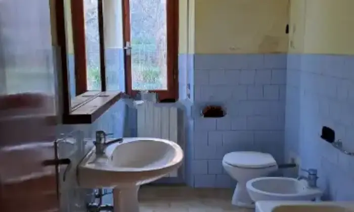 Rexer-Cinigiano-Appartamento-quadrilocale-in-vendita-a-Cinigiano-GR-Bagno