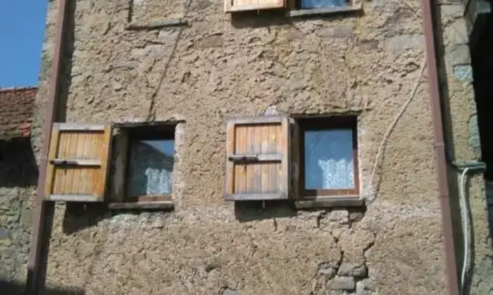 Rexer-Albareto-Rustico-in-Vendita-in-localita-buzzo-Garage