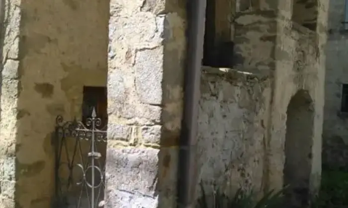 Rexer-Albareto-Rustico-in-Vendita-in-localita-buzzo-Cantina