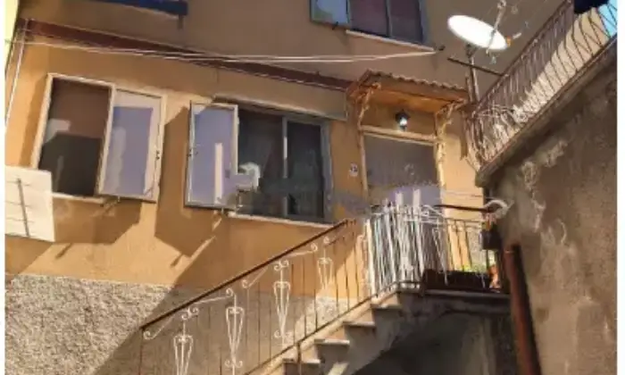 Rexer-Bagnoli-Irpino-Appartamento-su-due-piani-in-vendita-in-via-Gargano-Terrazzo