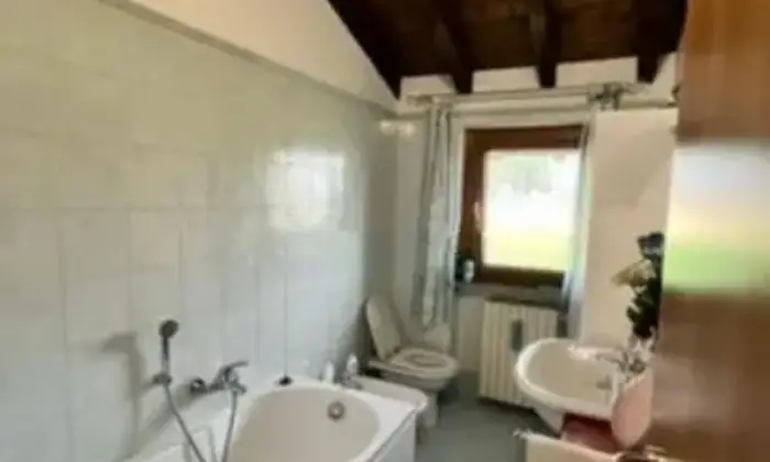 Rexer-San-Cipriano-Po-Villa-in-vendita-in-via-Madre-Teresa-di-Calcutta-Bagno
