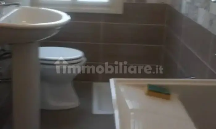 Rexer-Francofonte-Ampio-appartamento-in-zona-centrale-Bagno