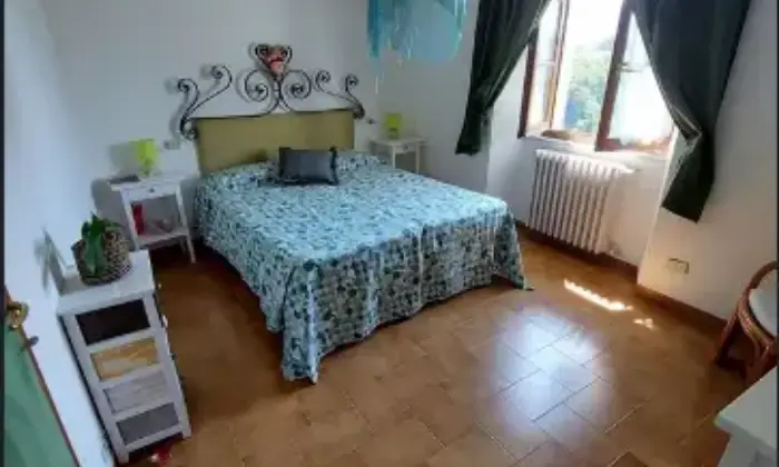 Rexer-Aulla-Casa-Indipendente-in-Vendita-in-Via-Colletto-ad-Aulla-CameraDaLetto