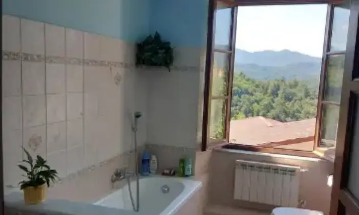 Rexer-Aulla-Casa-Indipendente-in-Vendita-in-Via-Colletto-ad-Aulla-Bagno