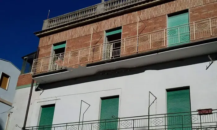 Rexer-Salandra-Appartamento-su-due-piani-in-via-Risorgimento-a-Salandra-Terrazzo