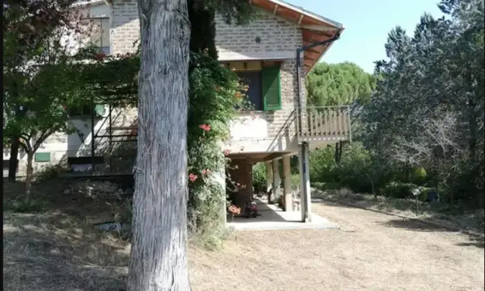 Rexer-Massa-Martana-Casa-singola-indipendente-Terrazzo