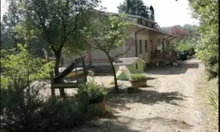 Rexer-Massa-Martana-Casa-singola-indipendente-Giardino
