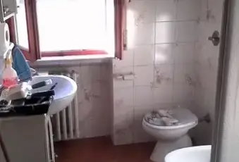 Rexer-Viadana-Appartamento-metri-quadri-piu-garage-Bagno