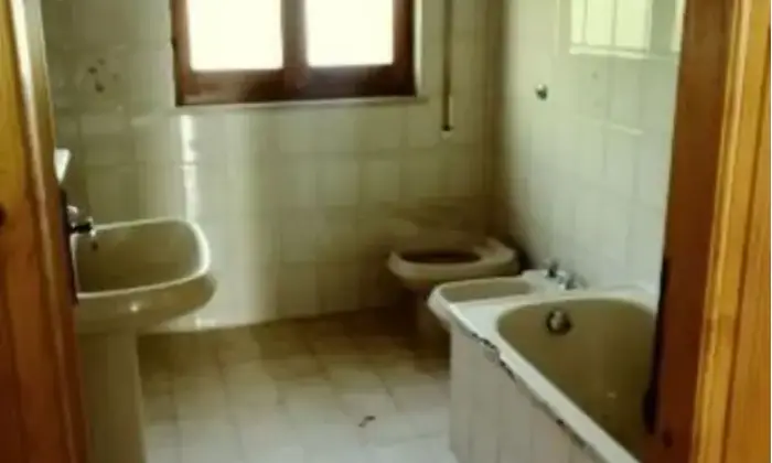 Rexer-Terracina-Villa-in-vendita-in-via-Guardiola-a-Colle-la-Guardia-Bagno