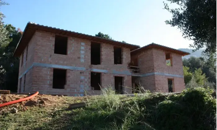 Rexer-Gavorrano-Casalecascina-in-vendita-in-strada-provinciale-Gavorranese-Giardino