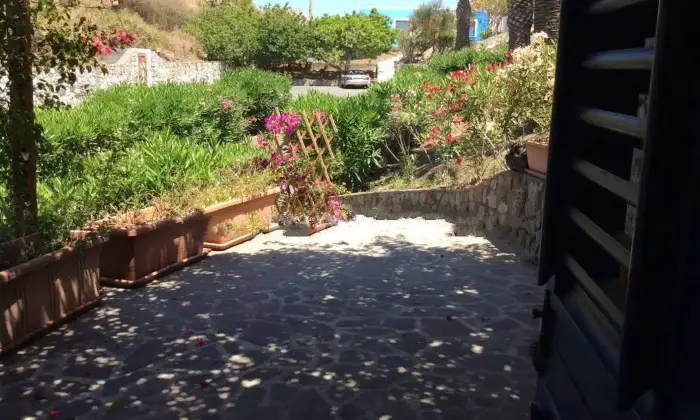 Rexer-Vulcano-Porto-Villa-bifamiliare-Contrada-Lentia-Vulcano-Lipari-Terrazzo