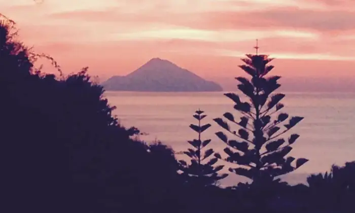 Rexer-Vulcano-Porto-Villa-bifamiliare-Contrada-Lentia-Vulcano-Lipari-Terrazzo