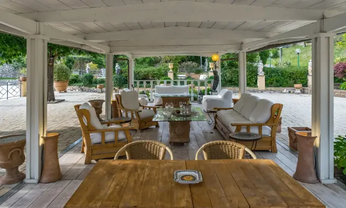 Rexer-Firenze-Villa-con-piscina-Firenze-colline-Giardino
