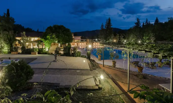 Rexer-Firenze-Villa-con-piscina-Firenze-colline-Giardino