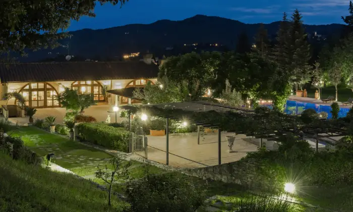 Rexer-Firenze-Villa-con-piscina-Firenze-colline-Giardino