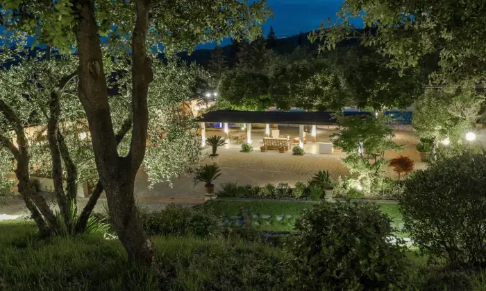 Rexer-Firenze-Villa-con-piscina-Firenze-colline-Giardino