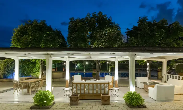 Rexer-Firenze-Villa-con-piscina-Firenze-colline-Giardino