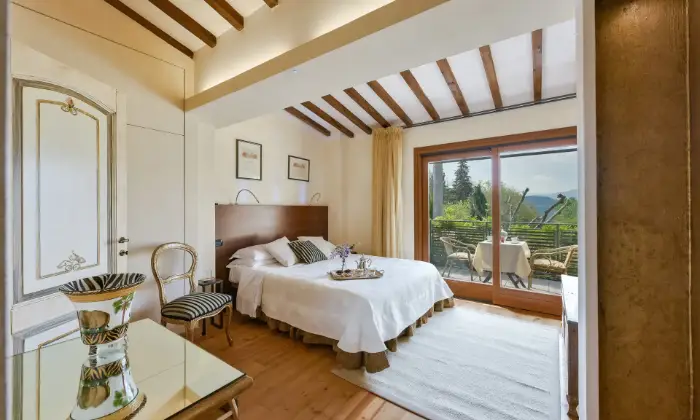Rexer-Firenze-Villa-con-piscina-Firenze-colline-CameraDaLetto