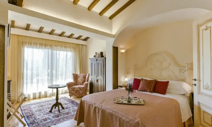 Rexer-Firenze-Villa-con-piscina-Firenze-colline-CameraDaLetto
