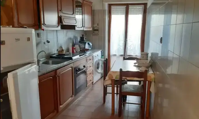 Rexer-Magliano-Sabina-Appartamento-in-vendita-in-via-Corinti-Fiore-a-Magliano-Sabina-Cucina