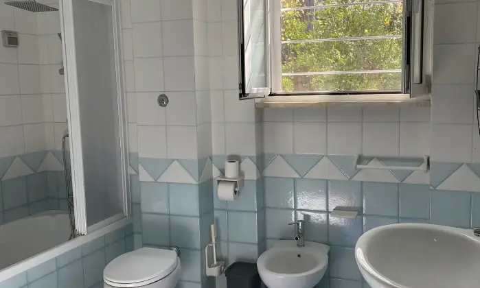 Rexer-Ischia-Appartamento-ristrutturato-con-veranda-e-cantina-Ischia-Bagno