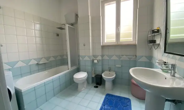 Rexer-Ischia-Appartamento-ristrutturato-con-veranda-e-cantina-Ischia-Bagno