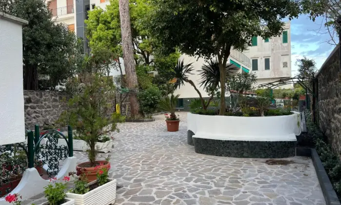 Rexer-Ischia-Appartamento-Ischia-vende-Giardino