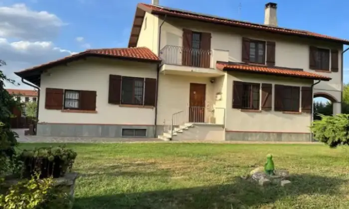 Rexer-Asti-Villa-in-vendita-in-strada-Sesia-ad-Asti-Giardino